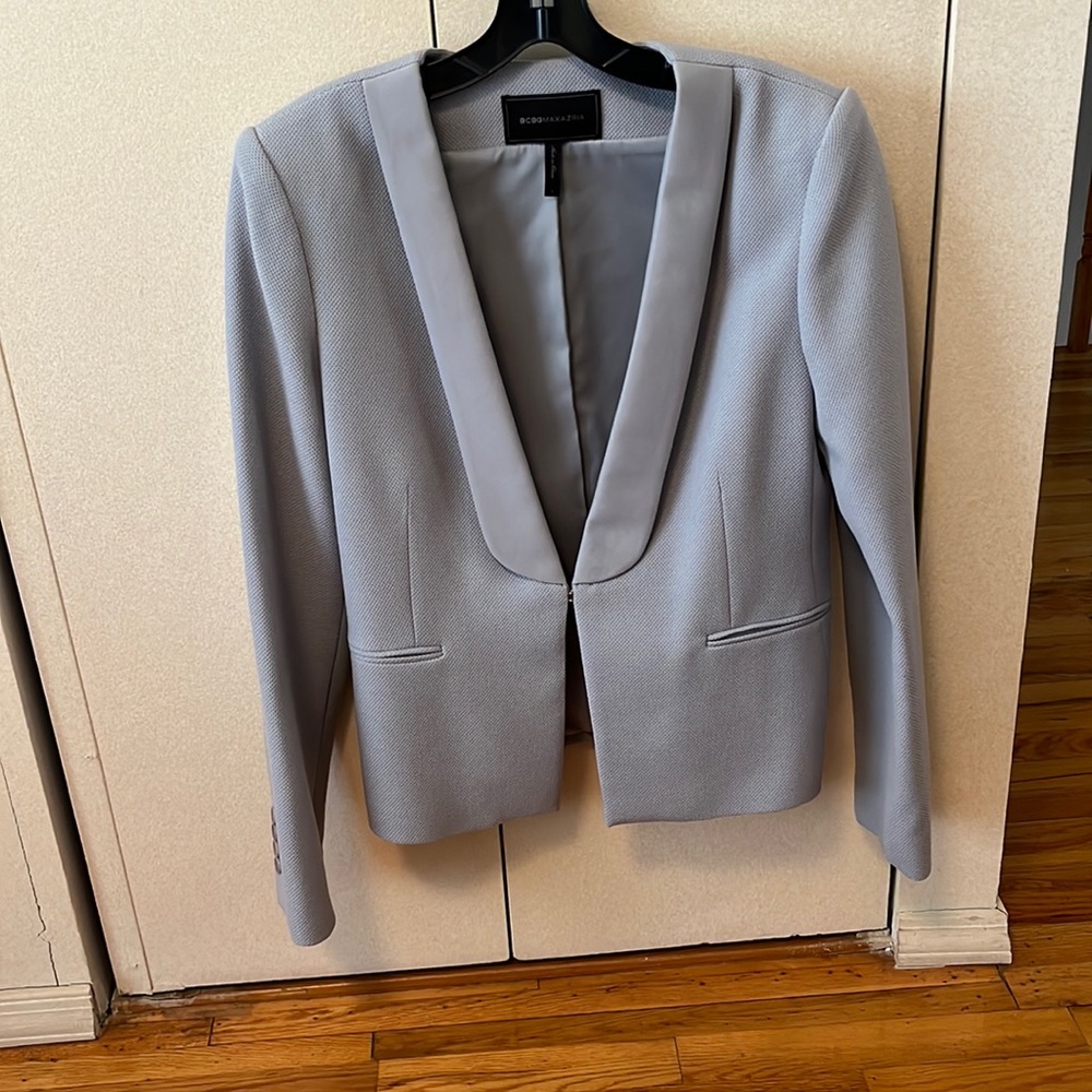 Bcbgmaxazria size L gray color blazer excellent condition
